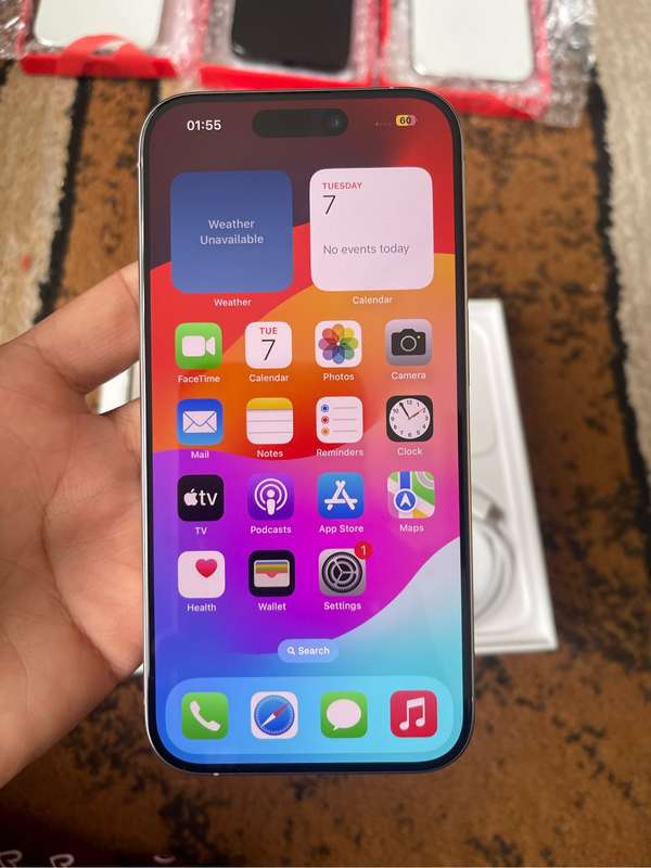iPhone 15 pro 128gb natural titanium