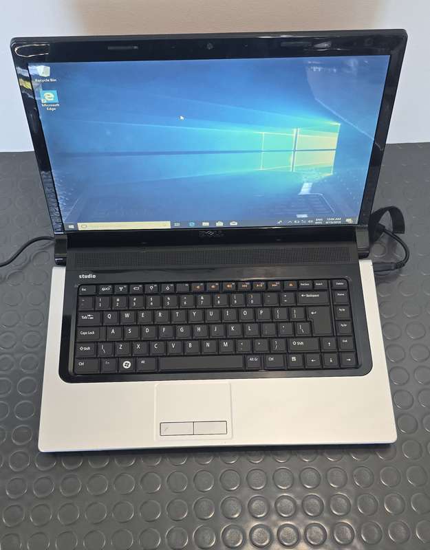 Dell Studio 1555 Laptop