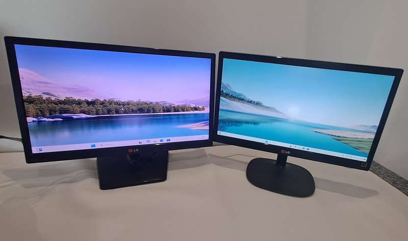 2 x LG 20"Monitors