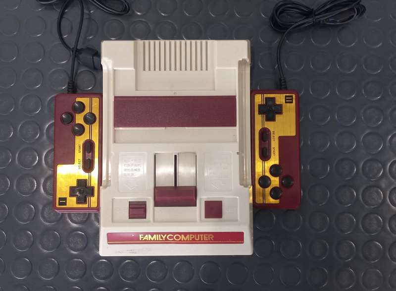Titan Pixel Retro Consol Game