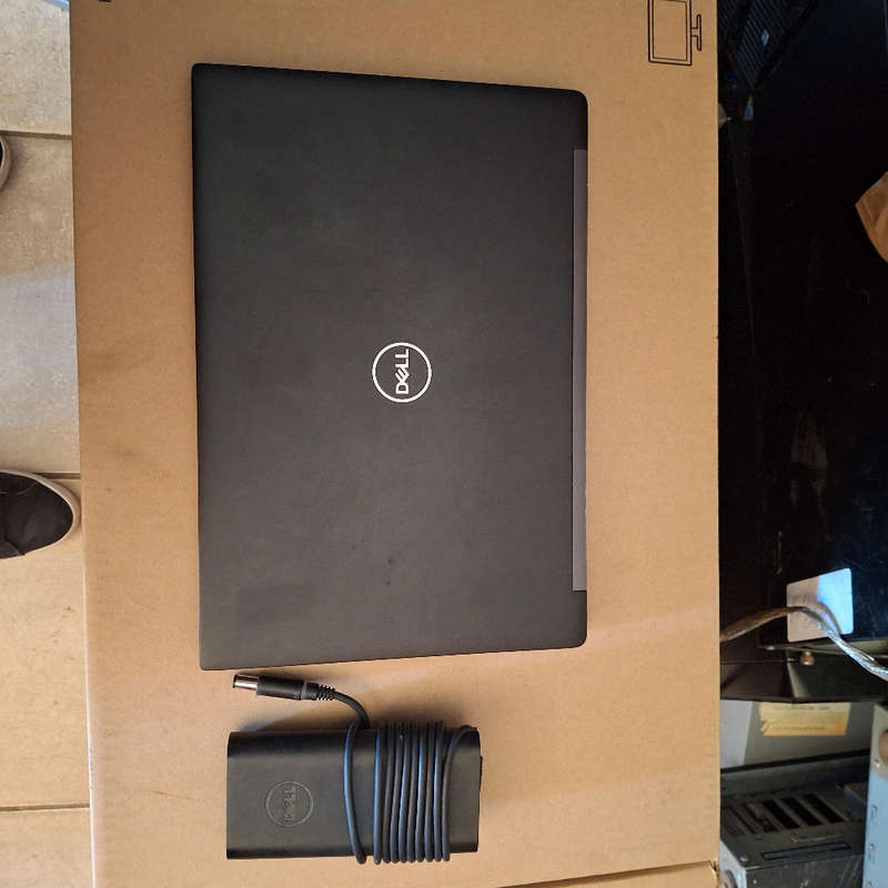 Dell Latitude 7290 Core i7 8th Gen & Dell Original Charger - Pre-owned