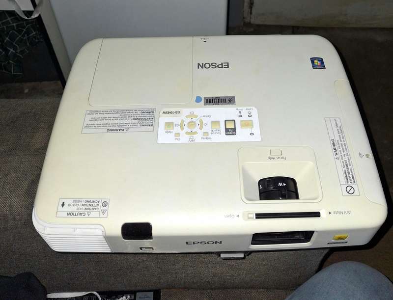 Epson Professional High Res Projector Model1945W WXGA 3LCD  - HDMI, VGA, USB, Wireless - Pre-owned