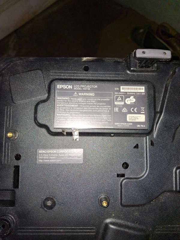 Epson Professional High Res Projector Model1945W WXGA 3LCD  - HDMI, VGA, USB, Wireless - Pre-owned