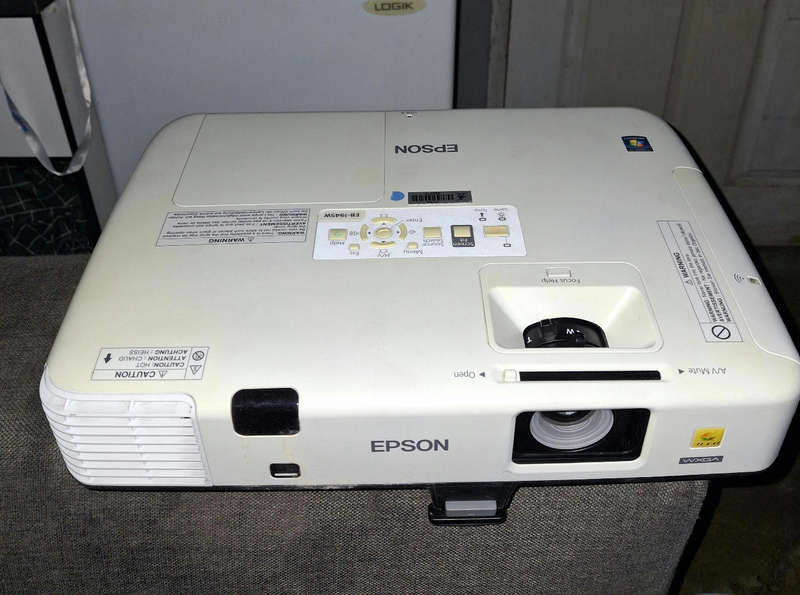 Epson 1945W WXGA 3LCD Projector - HDMI, VGA, USB, Wireless - Used