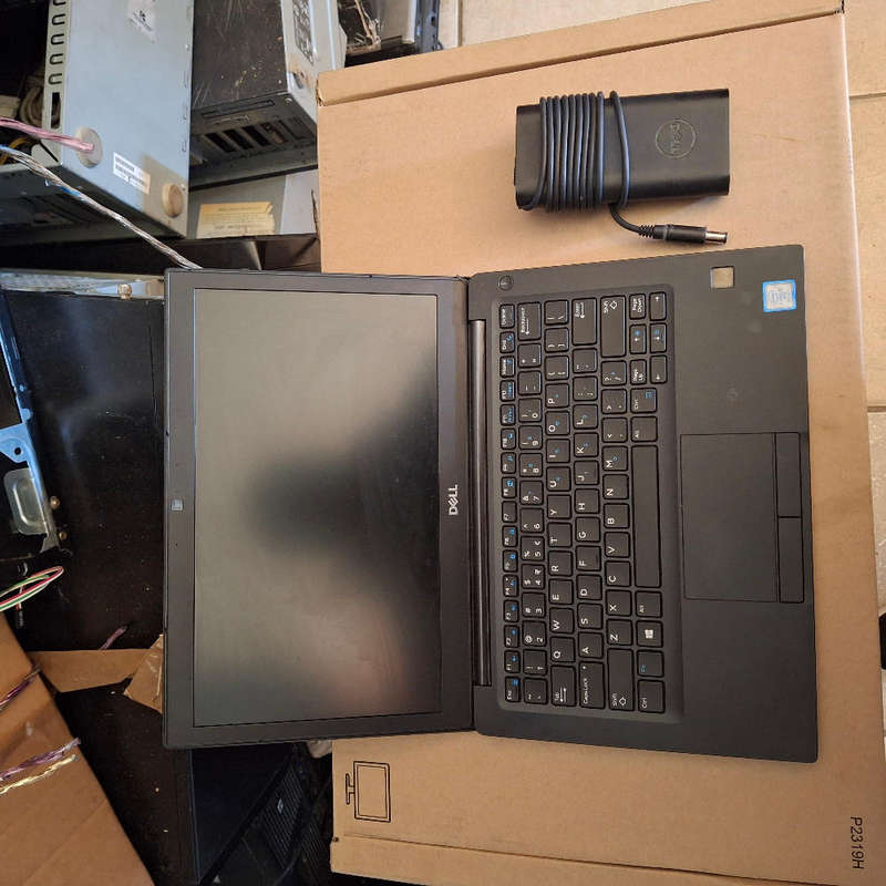 Dell Latitude 7290 Core i7 8th Gen & Dell Original Charger - Pre-owned