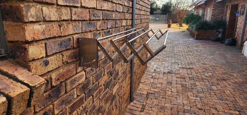 Washing line foldable