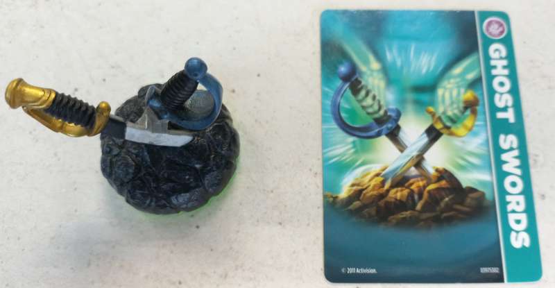 Ghost Swords Figurine - Skylanders Spyros Adventure