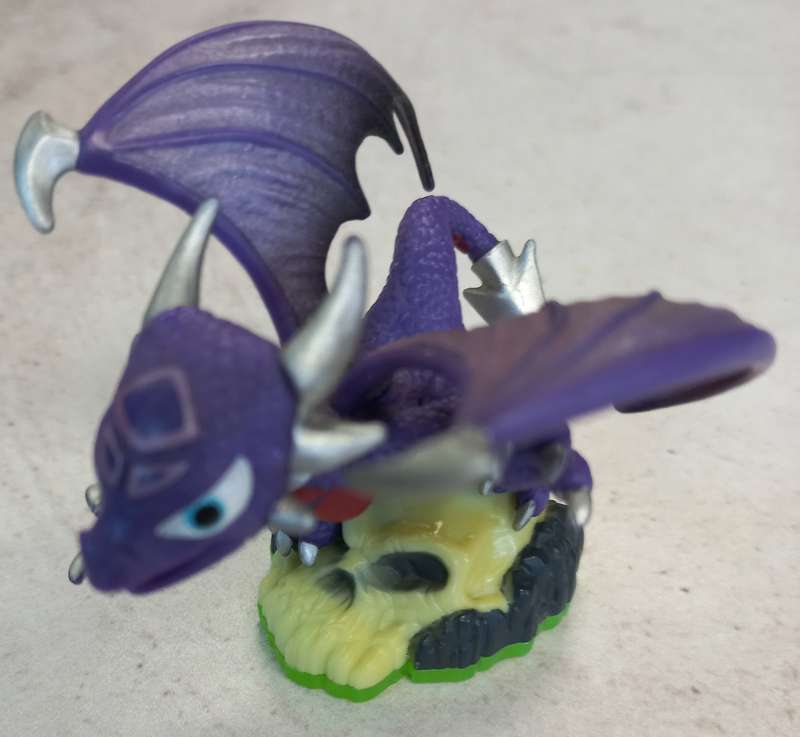 Cynder Figurine - Skylanders Spyros Adventure