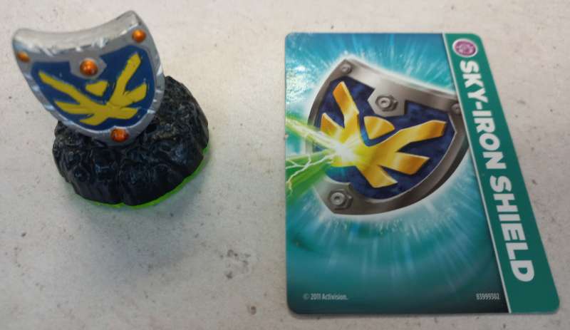Sky-Iron Shield Figurine - Skylanders Spyros Adventure