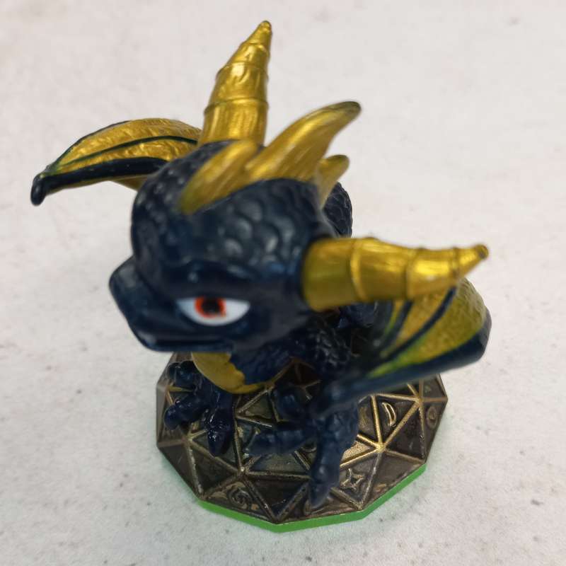 Legendary Spyro Figurine - Skylanders Spyros Adventure