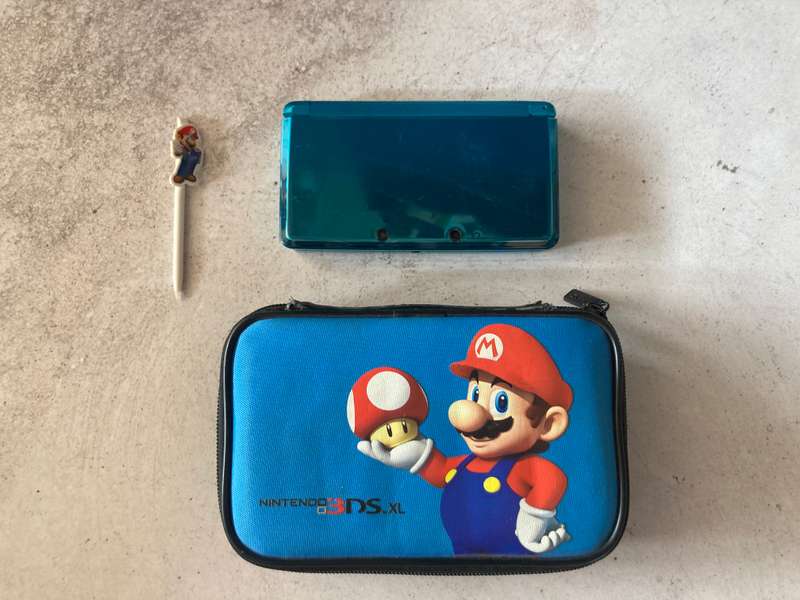 Nintendo 3Ds Handheld Console - Aqua Blue - Great Condition - In Box + 2 Games