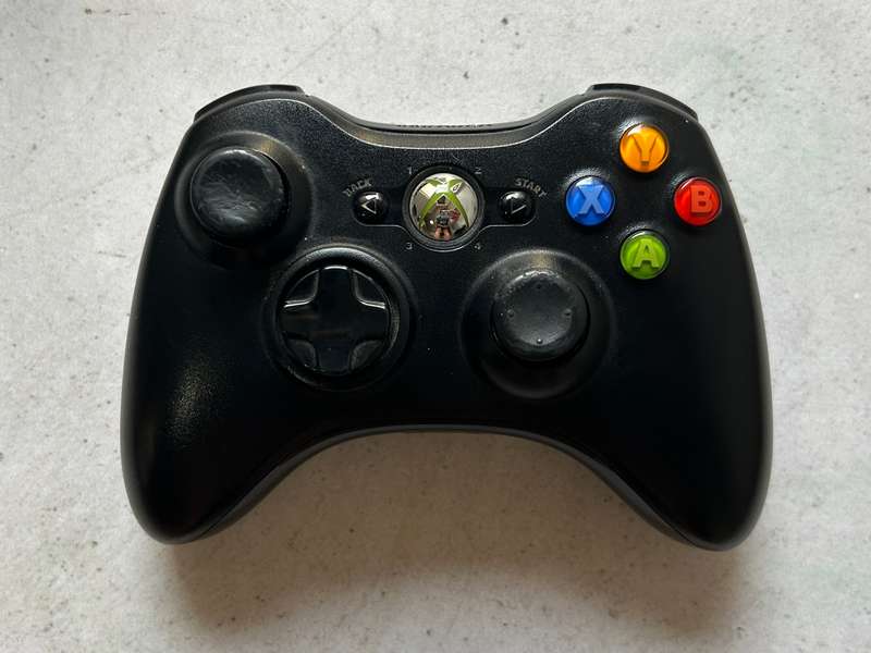 Xbox 360 Console + Kinect & Games - In Original Box
