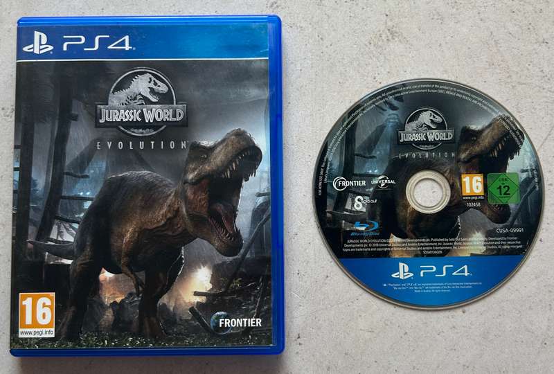 Jurassic World Evolution (PS4)