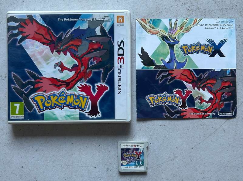 Pokémon Y (Nintendo 3DS) - Complete