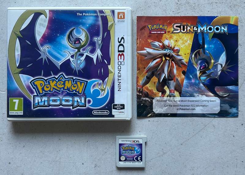 Pokémon Moon (Nintendo 3DS) - Complete