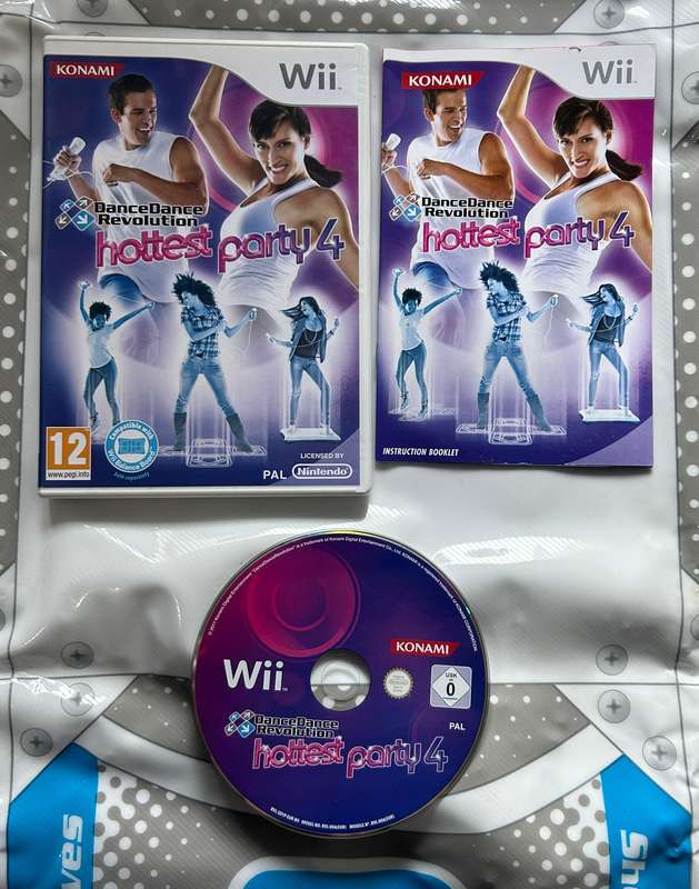 Dance Dance Revolution Hottest Party 4 (Bundle) (Wii)