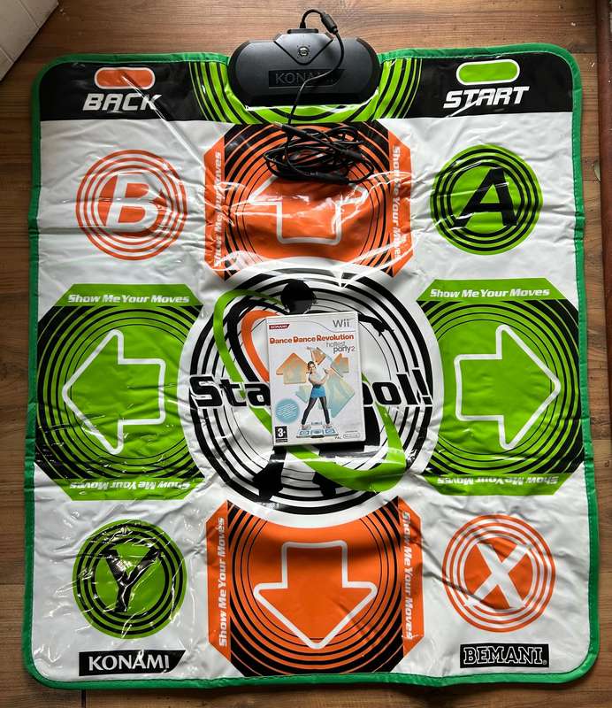 Dance Dance Revolution Hottest Party 2 (Bundle) (Wii)