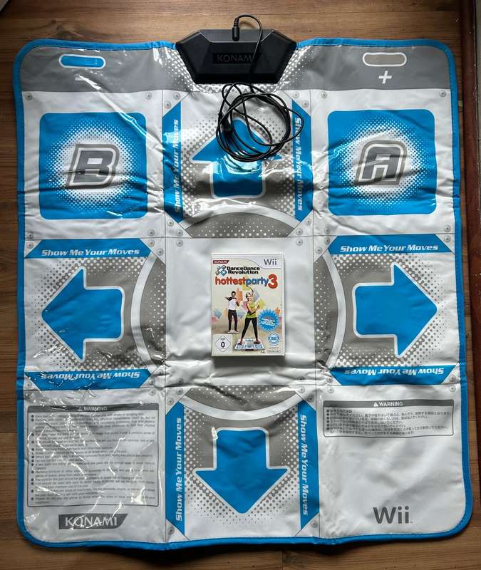 Dance Dance Revolution Hottest Party 3 (Bundle) (Wii)