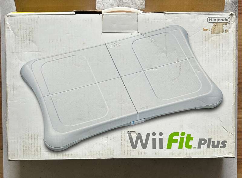 Wii Fit Plus (Balance Board Bundle) CIB