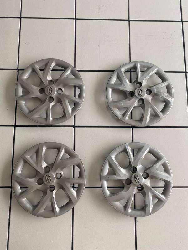 HYUNDAI I10 WHEEL CAP SET