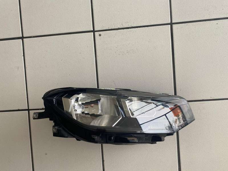 VW T-CROSS RIGHT HEADLIGHT