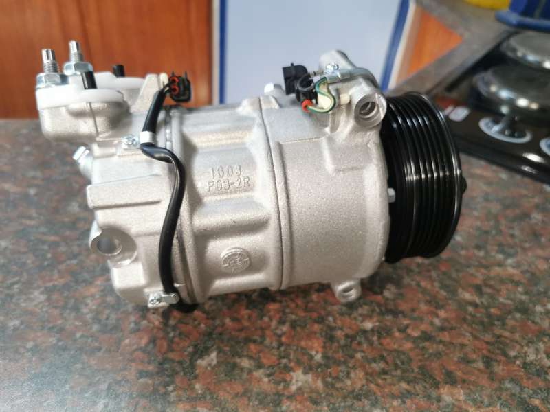 Aircon Compressor - LR058017 - Land Rover Discovery 4