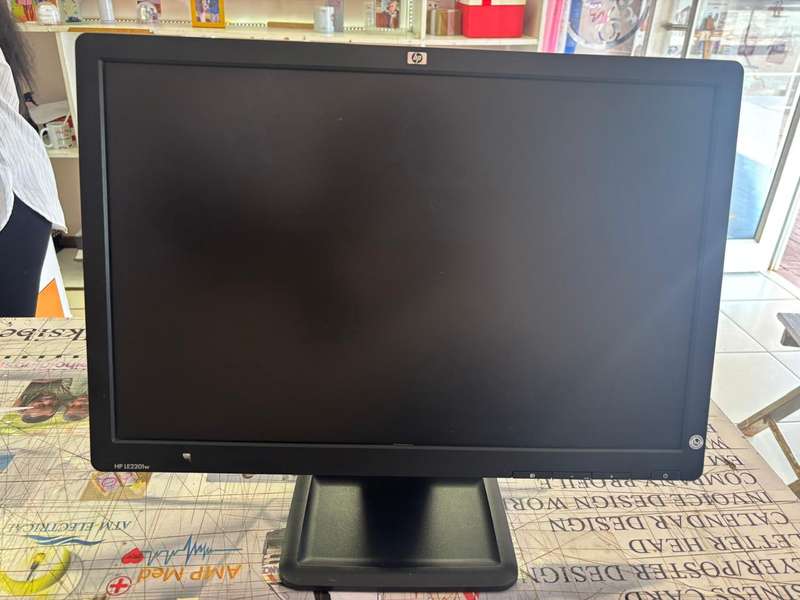 HP LE2201W 22-inch Widescreen LCD Monitor