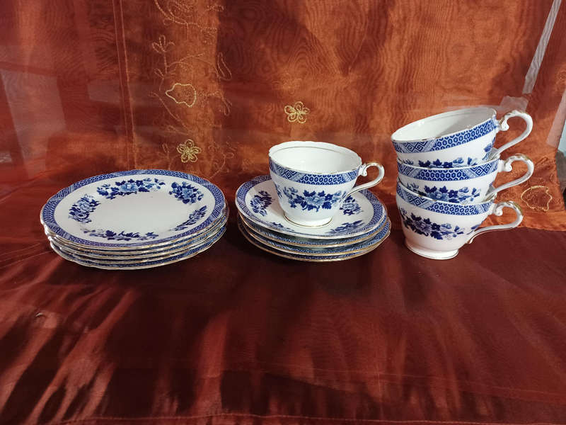 Set of 4 Aynsley of England Fine Bone China Trios