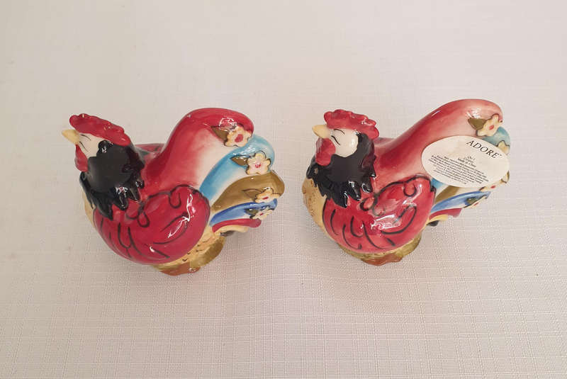 Vintage Amore chicken salt and pepper shaker