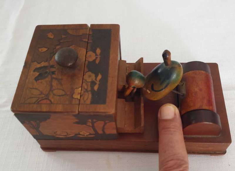 Vintage wooden mechanical cigarette dispenser
