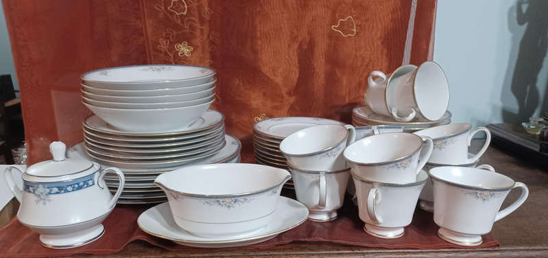 Vintage Noritake Willen 4044 part dinner set