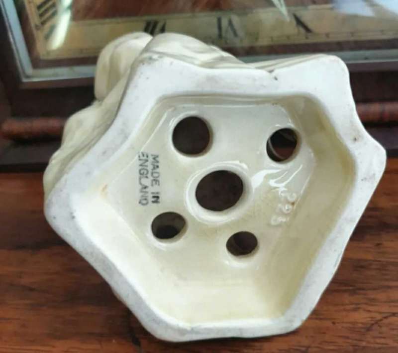 Vintage Clarrice Cliff ceramic flower frogg