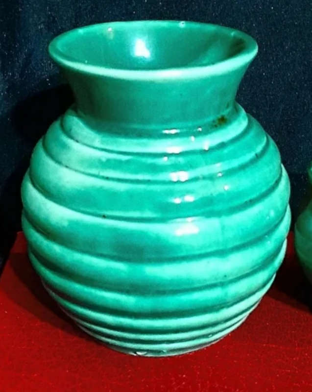 Vintage turquois ribbed Lucia Ware Vase