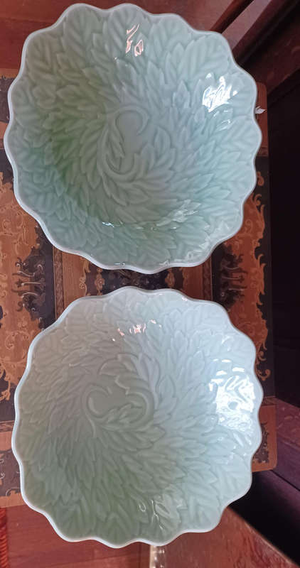 Vintage Country Majolica Cabbage Leaf Serving Bowl by Matias Belo of Portugal