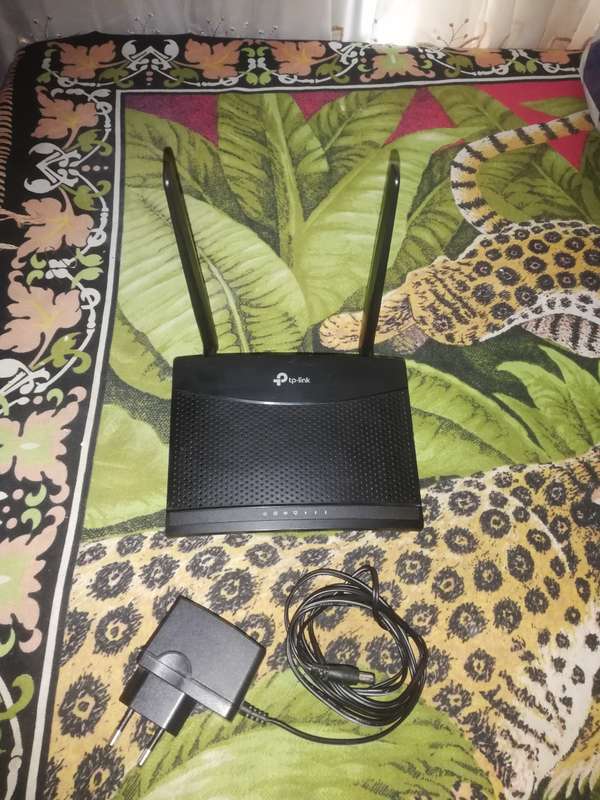 TP-Link MR100 Wireless 300Mbps N 4G LTE Router