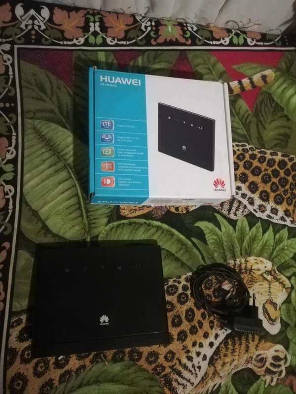 HUAWEI B315 4G LTE Wifi Modem Wireless Router (uses SIM card)  up to 32 users - Boxed