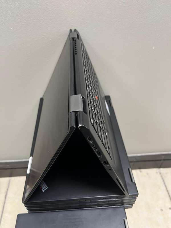 Lenovo ThinkPad X13 Yoga 13.3" 2-in-1 i5 10th Gen 256GB SSD 16GB RAM Win 11