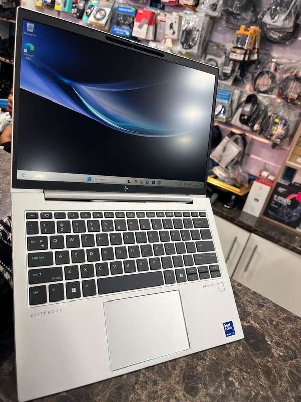 HP Elitebook 830 G11 | Core Ultra 7 155U  16GB 512GB SSD 13.3 (1920 x 1200) FHD+ Win 11 Pro