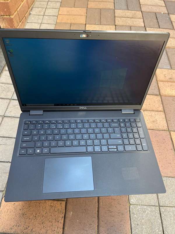 Dell Latitude  3520 15.6-inch Core i5-1135G7 16GB RAM 256GB SSD
