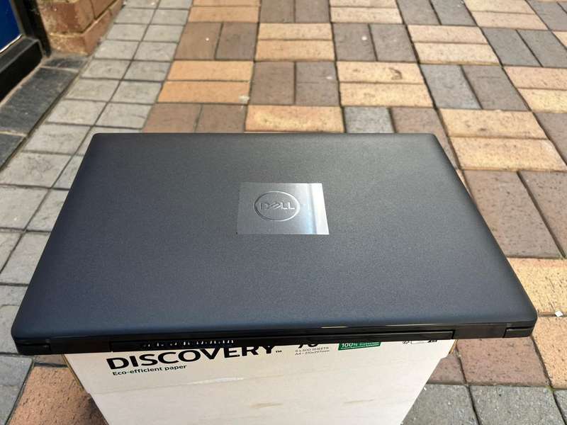 Dell Latitude  3520 15.6-inch Core i5-1135G7 16GB RAM 256GB SSD