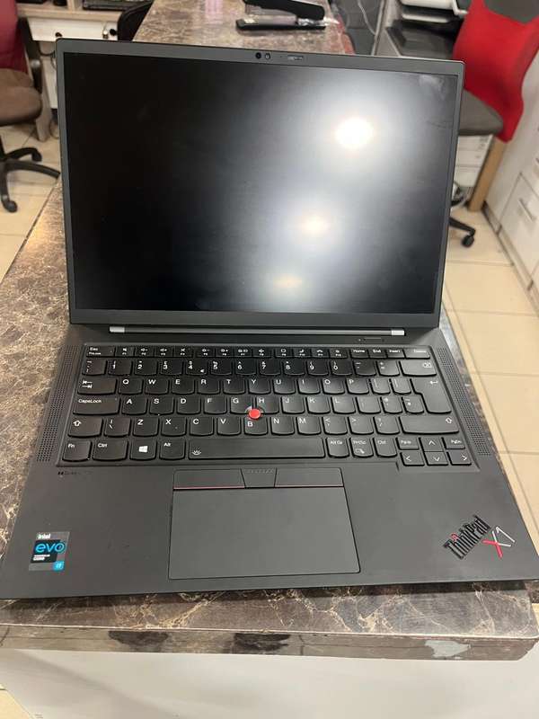 Lenovo ThinkPad X1 Carbon 9th Gen 9 Intel Core i7-1165G7, FHD Non-Touch Screen,16GB RAM, 512GB NVMe