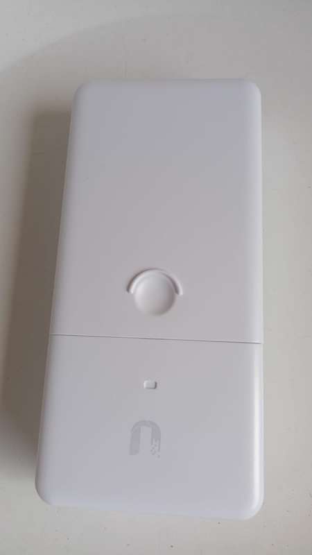 Ubiquiti Long Range PoE Repeater