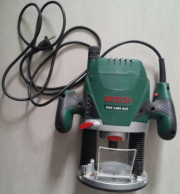Bosch POF 1400 ACE Plunge Router. Shaping, routing, countersinking, edging. Almost New.
