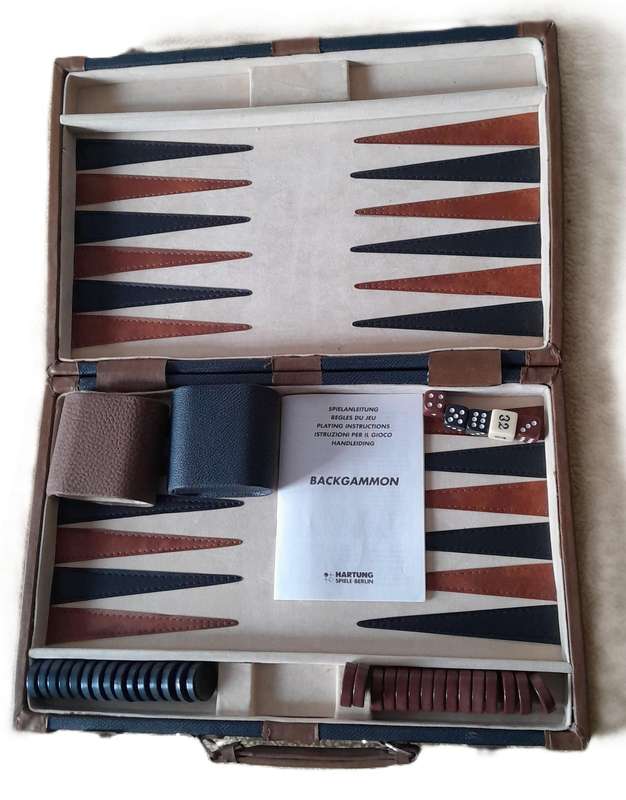 Hartung Backgammon by Hartung Spiele Berlin - For the discerning player!