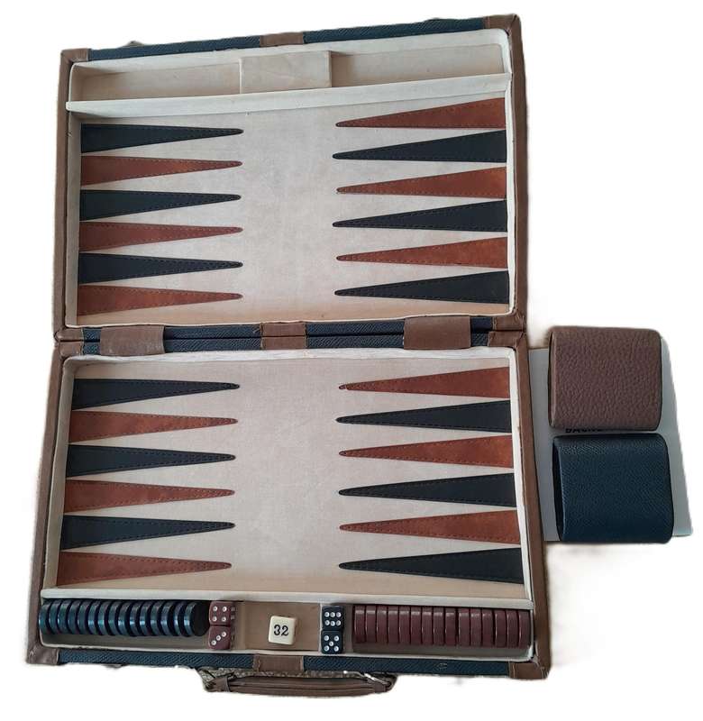 Hartung Backgammon by Hartung Spiele Berlin - For the discerning player!