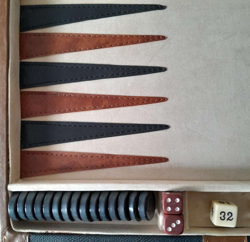 Hartung Backgammon by Hartung Spiele Berlin - For the discerning player!