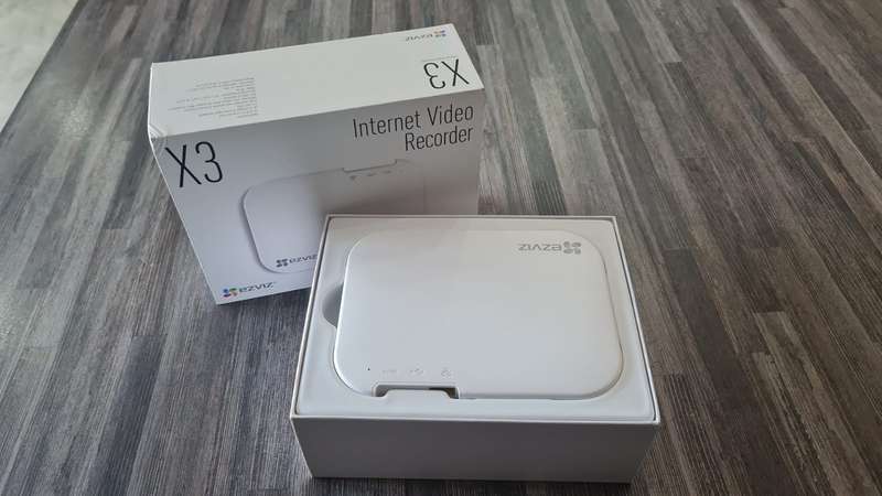 EZVIZ-X3 WIFI 8 Channel Internet Video Recorder with  1TB HDD