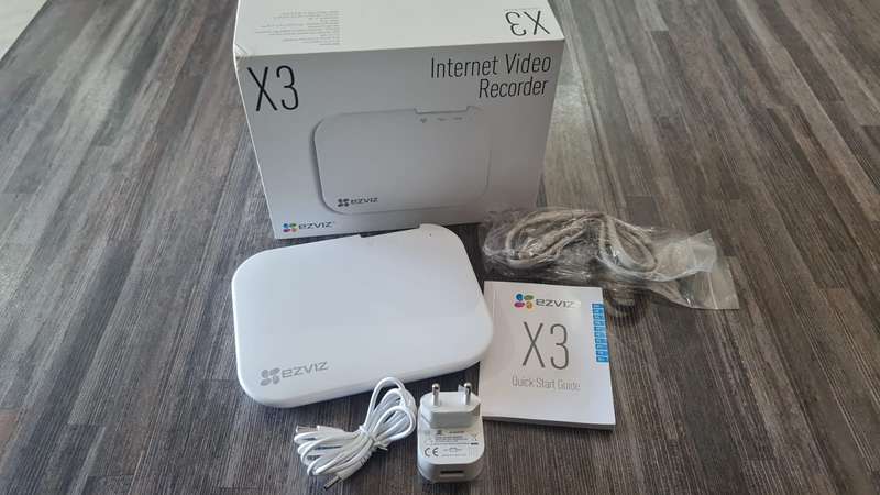 EZVIZ-X3 WIFI 8 Channel Internet Video Recorder with  1TB HDD