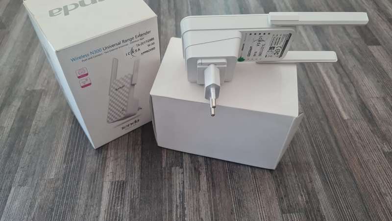 Tenda Extender, 300Mbps Wireless Universal A9