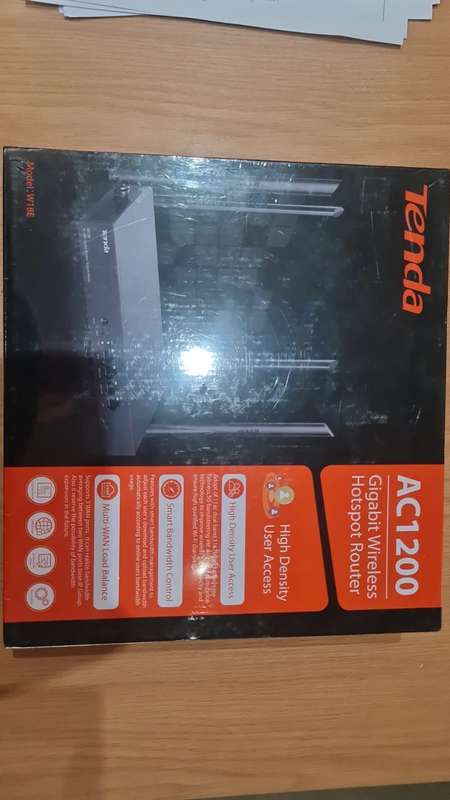 Tenda Dual Band AC 5dBi 4 Port Gigabit WAN Hotspot Router | W18E